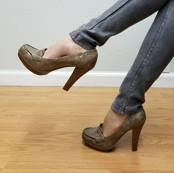 🛑🛑SOLD🛑Alfani Taupe Pump - Picture 3 of 6